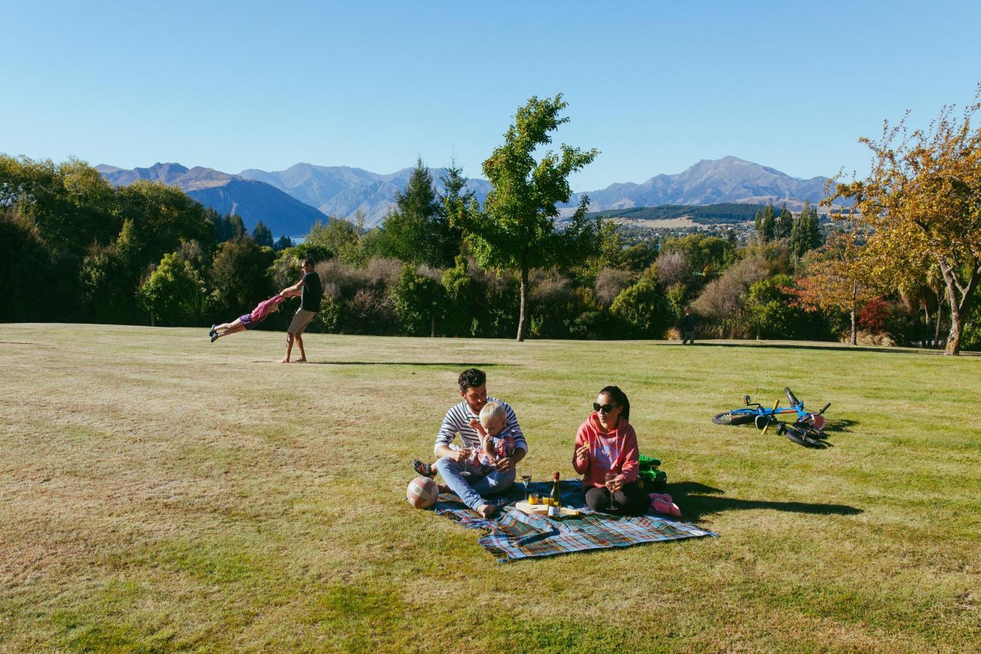 Wanaka Top 10 Holiday Park Dış mekan fotoğraf